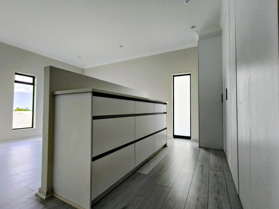 4 Bedroom Property for Sale in Fountains Estate Eastern Cape